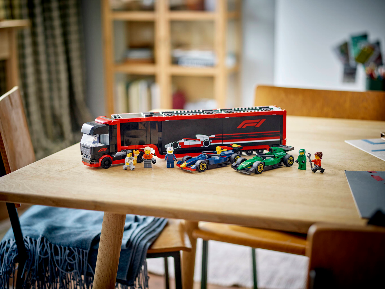 Конструктор Lego City Вантажівка F1 з автомобілями RB20 та AMR24 фото №8