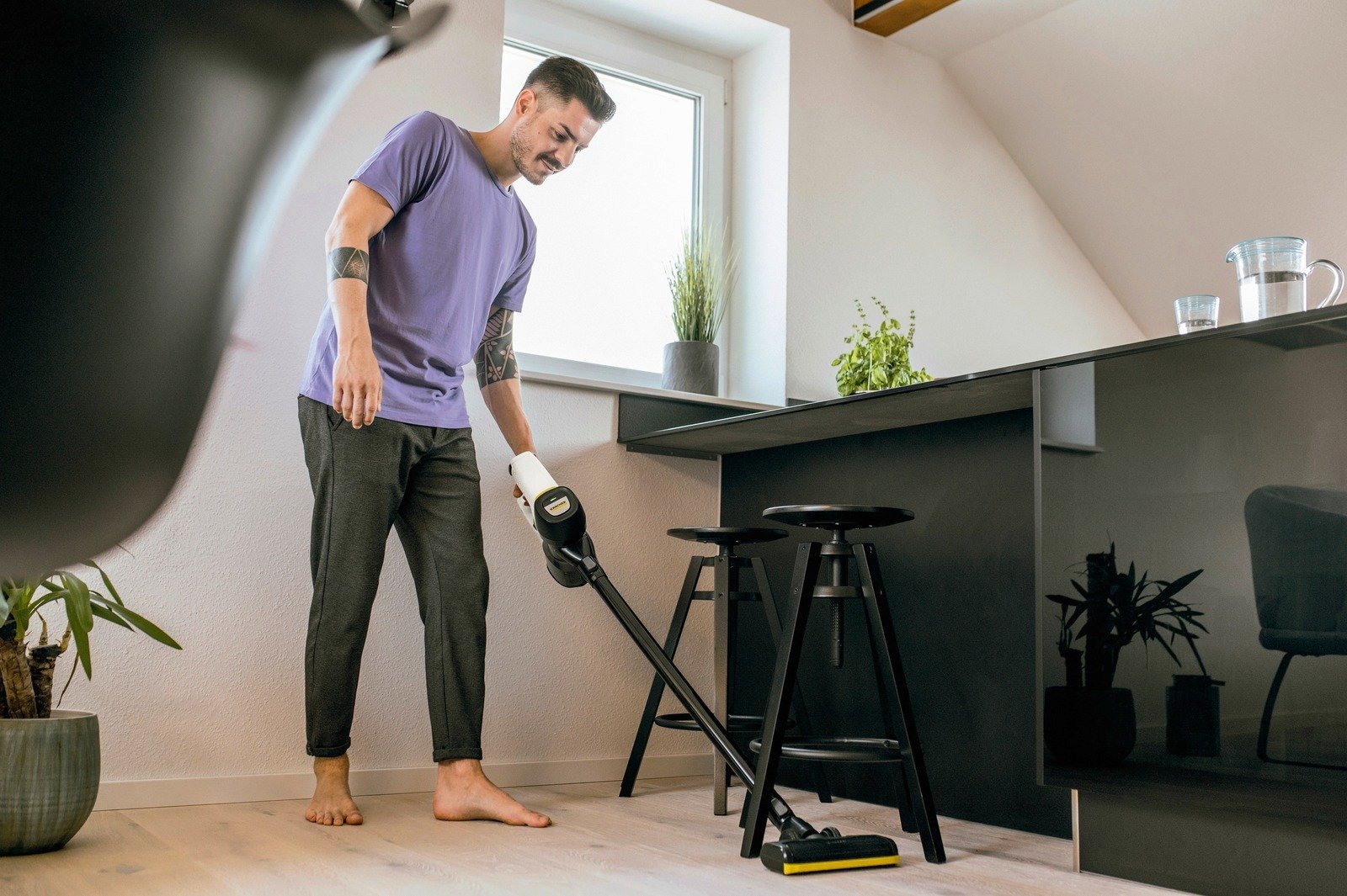 Пылесос Karcher VC 4 CORDLESS PREMIUM MYHOME 1.198-640.0 фото №3