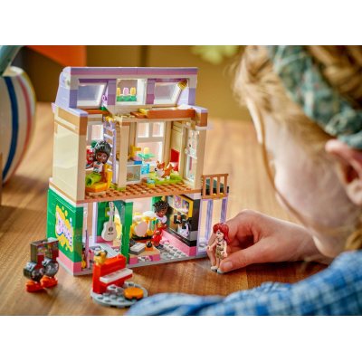 Конструктор Lego Friends Музичний магазин та квартира (42653) фото №12