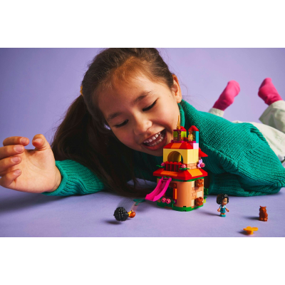 Конструктор Lego Disney Classic Мінібудинок Енканто (43261) фото №12